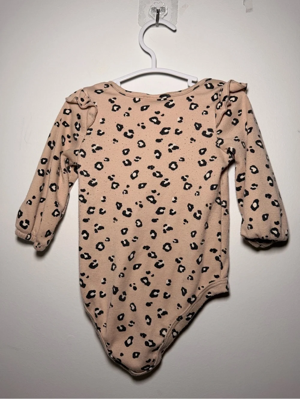 Nicole Miller long sleeve leopard print bodysuit ruffle trim shoulder cute comfy